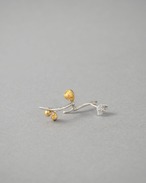 紅梅の花 ピアス