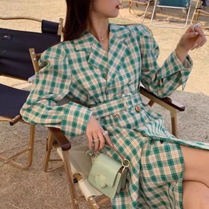 レディース ワンピース コート トレンチ 羽織 ミモレ ロング 長袖 パフスリーブ 襟付き ワイド ベルト ウエストマーク 前開き 2way ボタン 裏地付き 大人可愛い カジュアル おしゃれ かっこいい レトロ こなれ感 ラフ ルーズ 個性的 主役級 存在感 抜け感 キュート 都会的 ラグジュアリー 休日感 大人女子 ニッチ チェック 秋 冬 オフィス ビジネス デート 旅行 休日 ショッピング カフェ 楽ちん 体型カバー 普段使い 着回し インスタ映え ベルト付 S M L ゆとり感 緑 グリーン