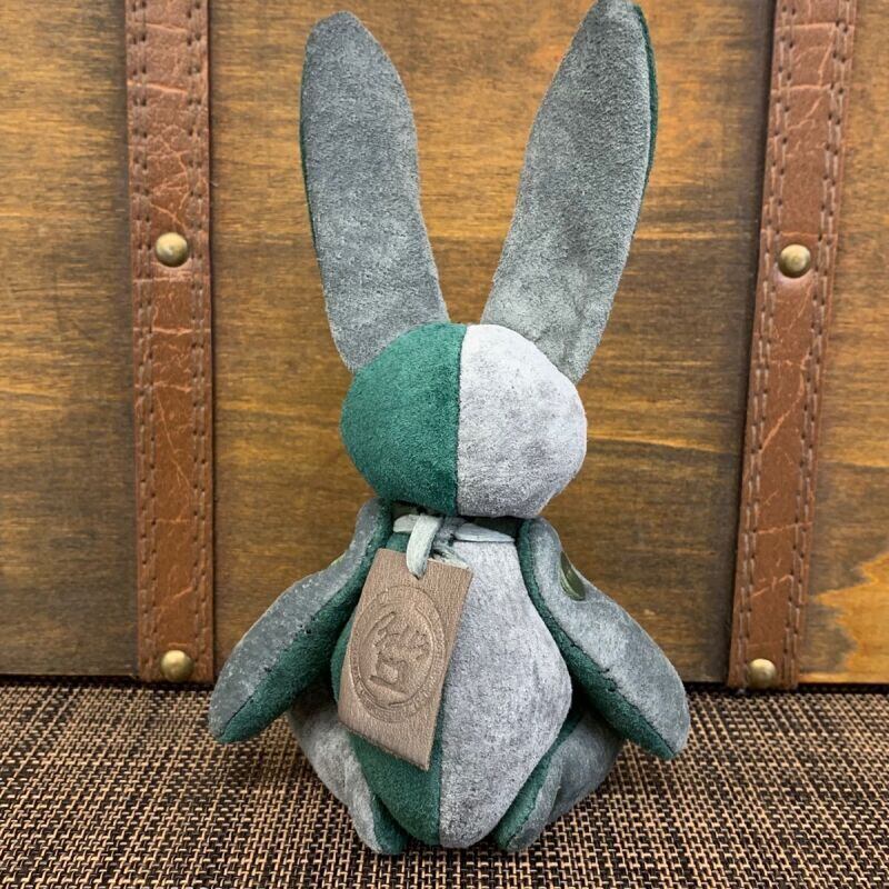 ピッグスウェードのベルラビ★マイスターの手作り「ベルズラビット」グレー×グリーン系　写真の1点販売です