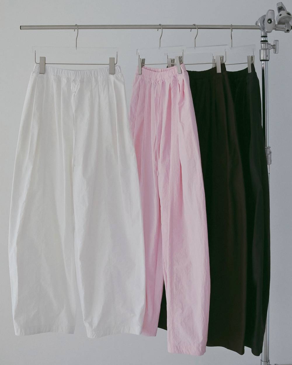 アンヌーク　Volumetuck Cocoon Pants 38 anuke(アンヌーク) Volumetuck Cocoon Pants | サウスオレンジ｜メンズ