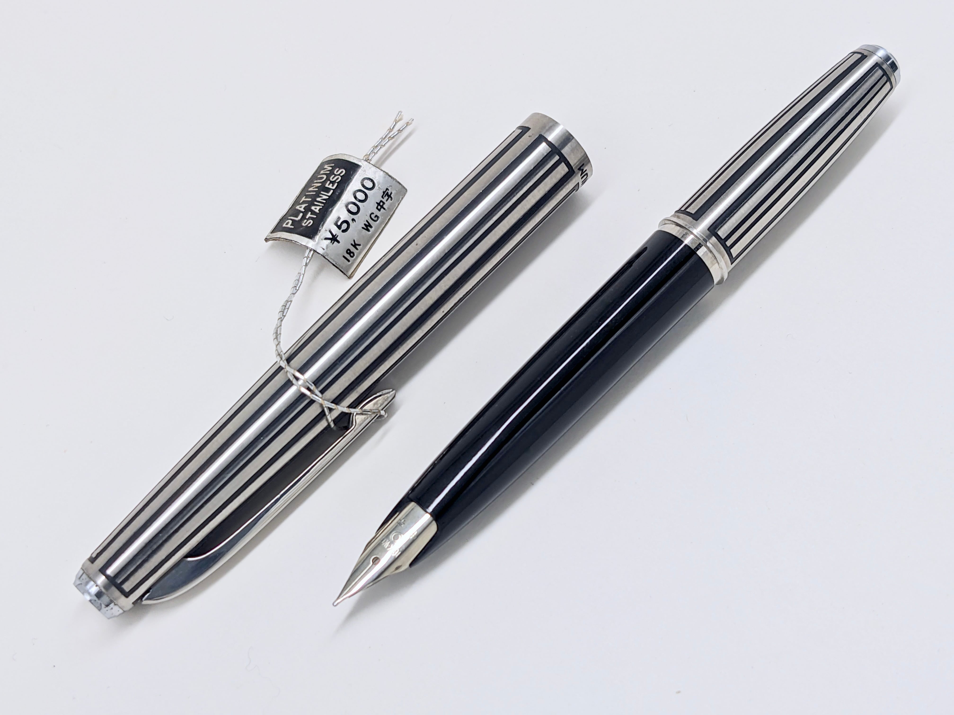 PLATINUM プラチナ 万年筆 22金 22K 黒 細字 レトロ ビンテージ PLATINUM プラチナ 万年筆 22金 22K 黒 細字 レトロ ビンテージ