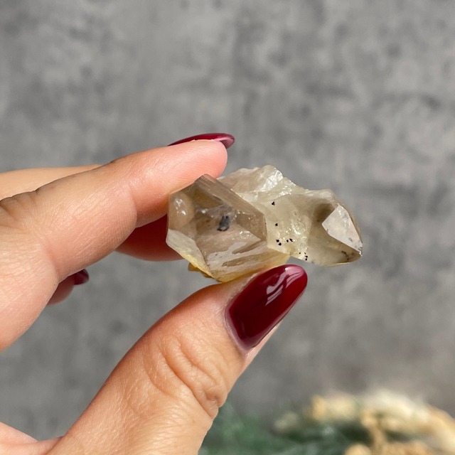 ナミビア・エロンゴ産【スモーキークォーツ（煙水晶）】④ 鉱物 天然石 パワーストーン