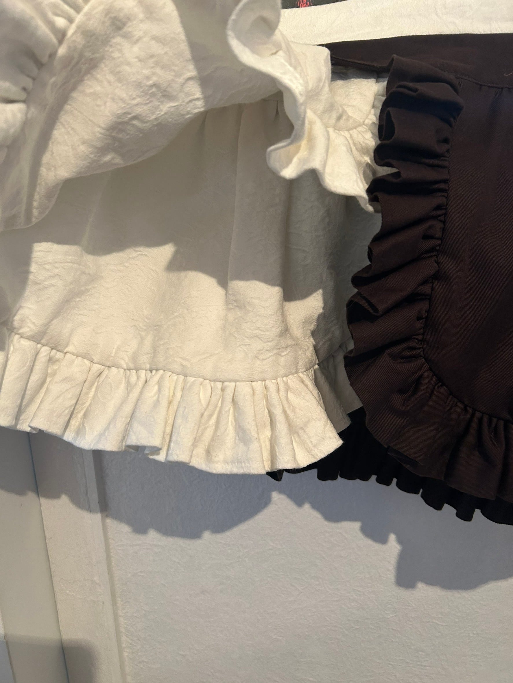 Ans Dotsloevner apron skirt mini / brown white | itimi