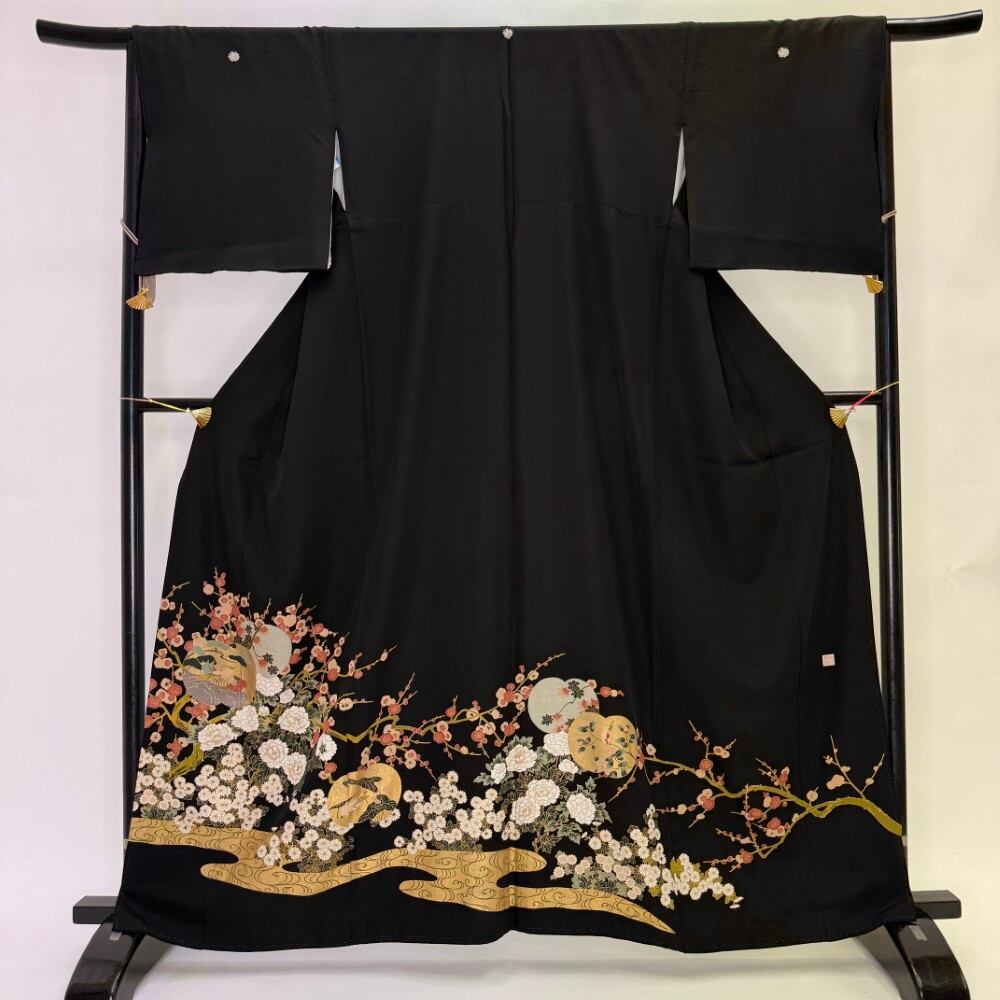 黒留袖 結婚式 紋付 リサイクル着物 正絹 裄66.7cm M size リメイク 中古 礼装 リユース 6399