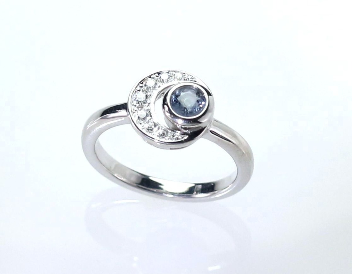 Pt900 ブルースピネルリング 0.27ct | Atelier Ozaki