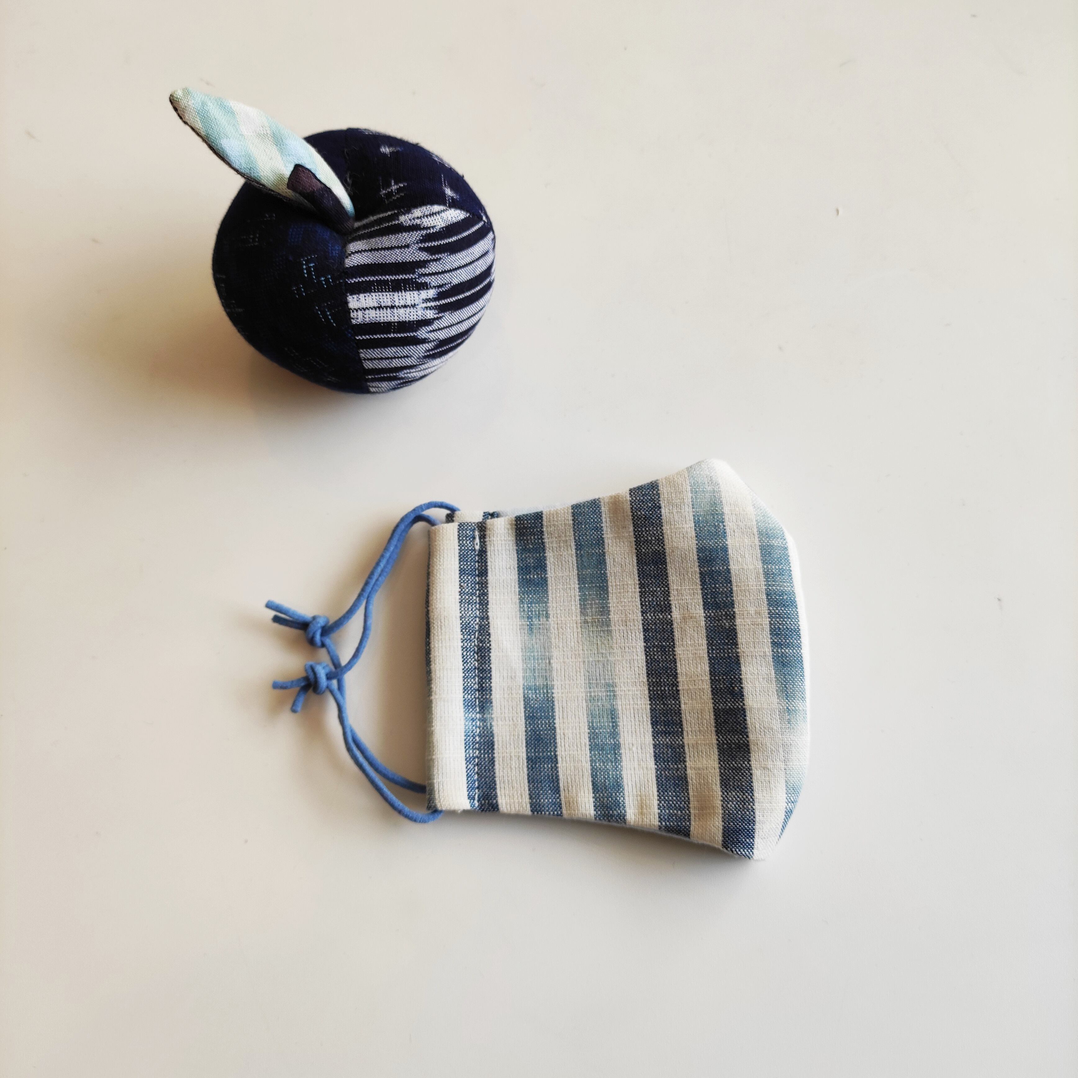 久留米絣本藍染めオーダーマスク 藍ぼかし染めストライプ白 | Chiezo+