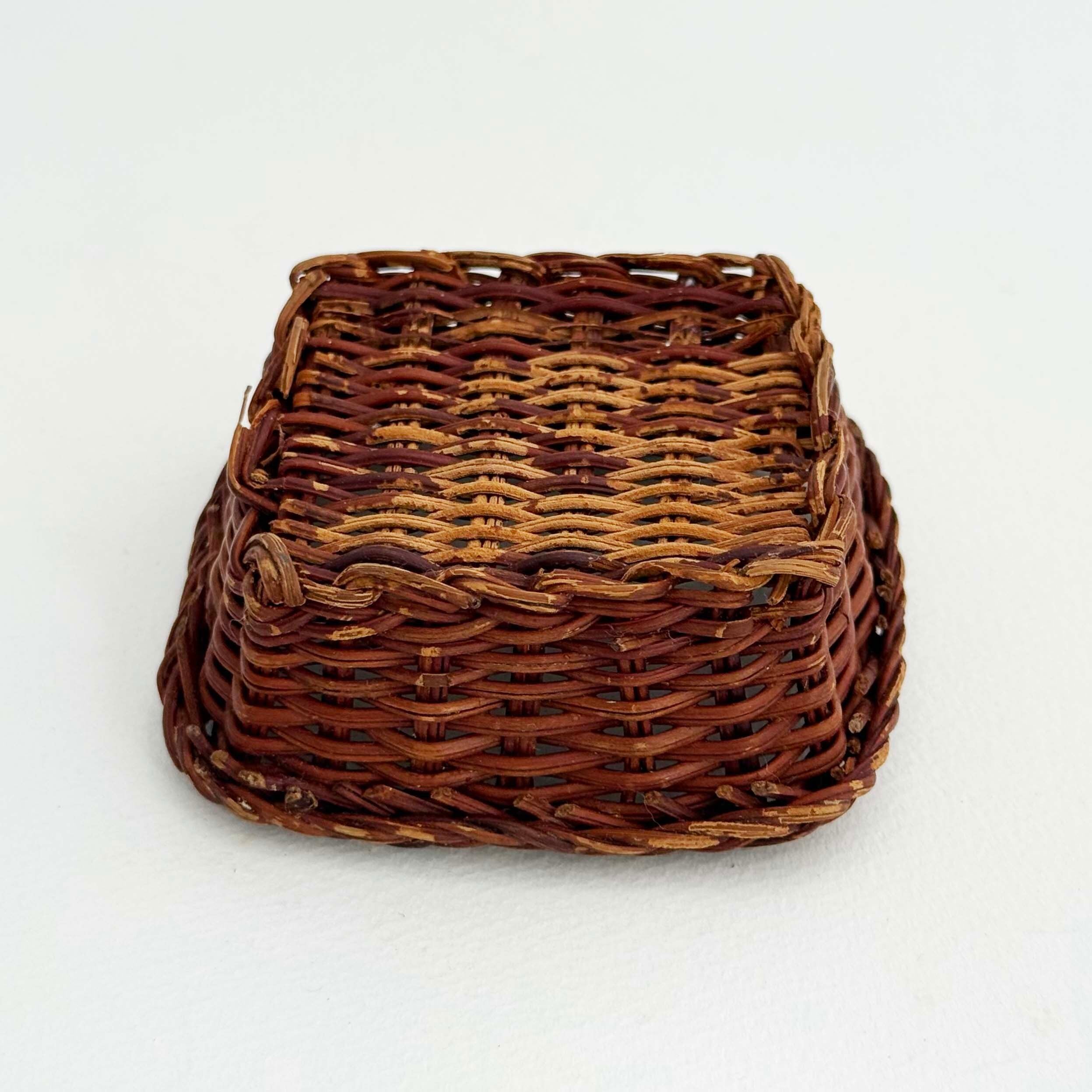 ヴィンテージ猫玉セット(籐の編み込み郷土玩具)