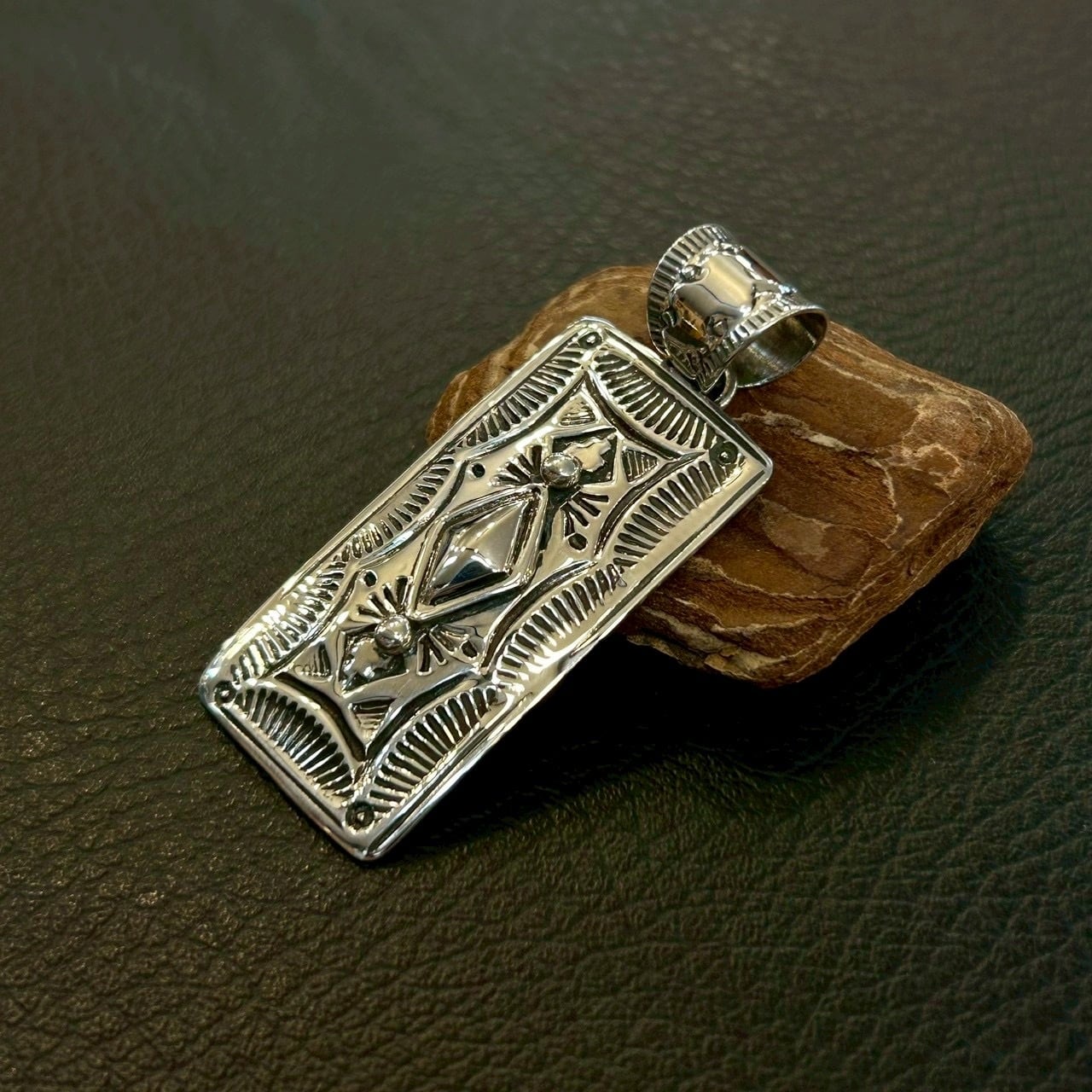 ハーヴィーメイス(Harvey Mace) フェザーTOP【Lサイズ