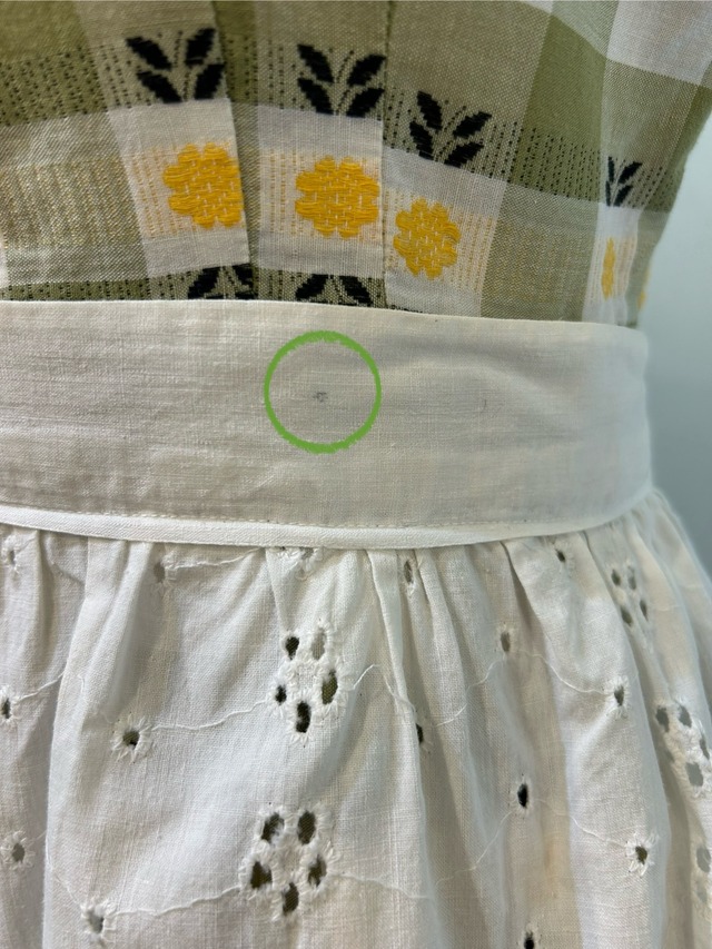 white cotton pink ribbon apron with pocket