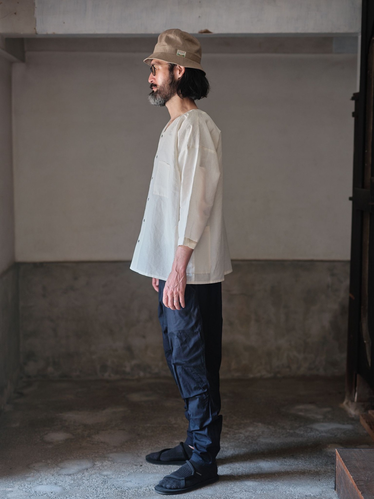 乘鞍印　綿麻ダボシャツ（生成り）