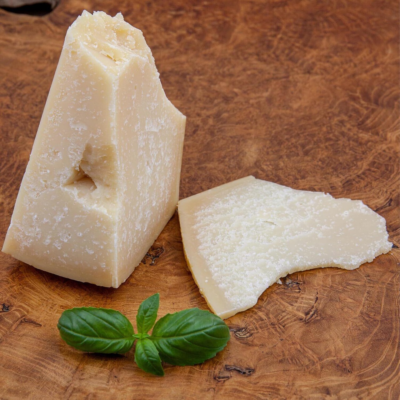 イタリア産 グラナパダーノ DOP 18ヶ月熟成 チーズ 400g｜グラスフェッド・切りたて Grana Padano DOP 18-Month Aged Cheese 400g | Grassfed & Freshly Cut