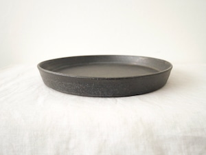 寺田昭洋 22. 深プレート 8寸(黒)