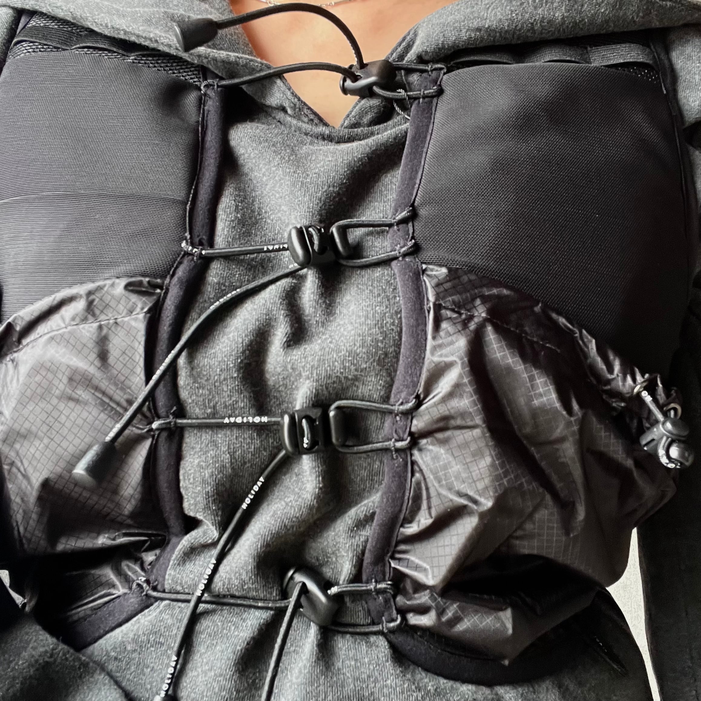 HOLIDAY】 HOLIDAY PACKABLE VEST (BLACK) | olaf