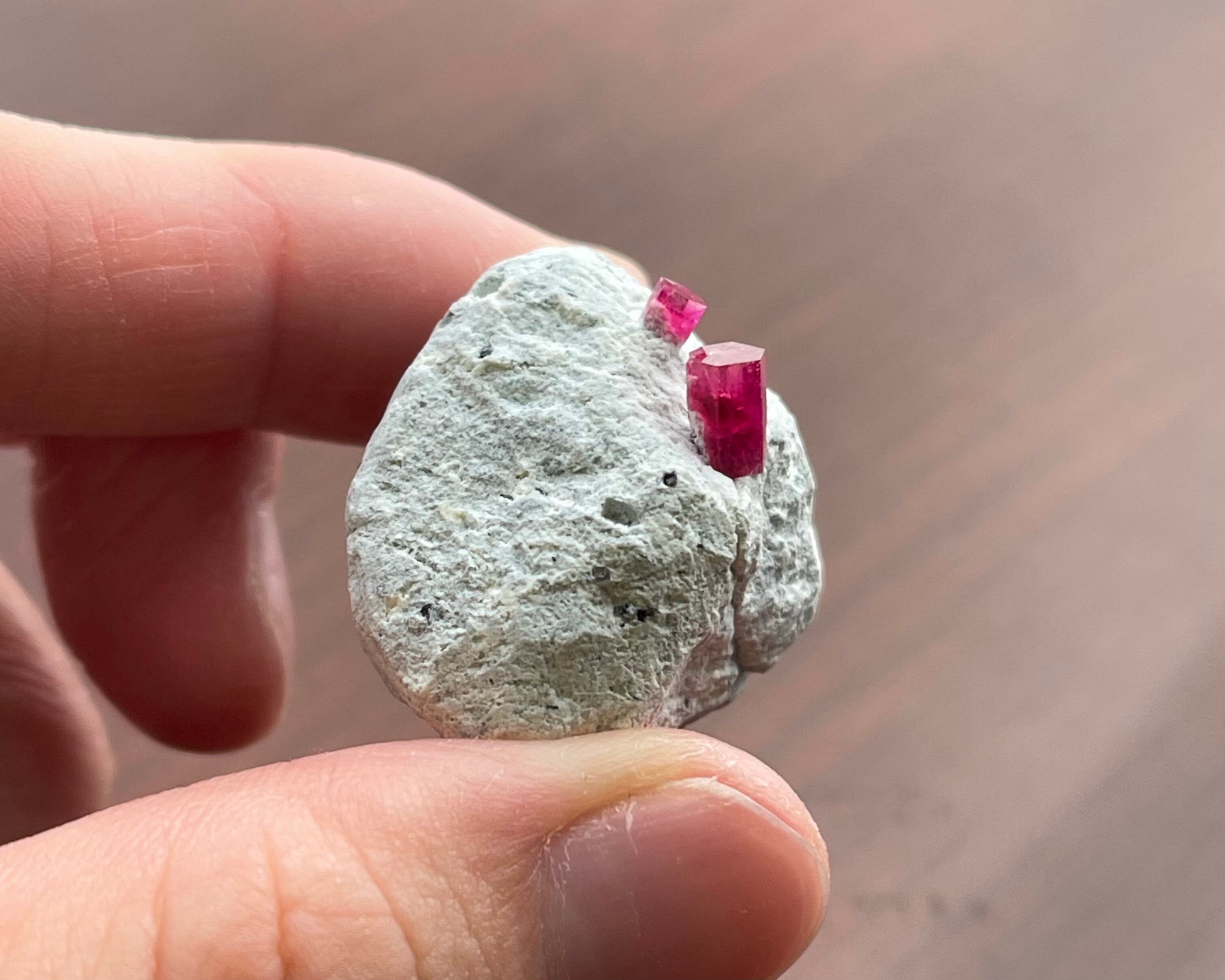 レッドベリル【Red Beryl】アメリカ産 | PEANUTS MINERALS