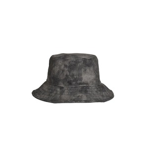 BREATH / faux leather hat