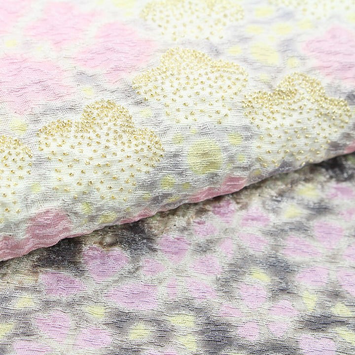 十日町の名門【滝泰】 高貴な【おぼろ染】 艶めく【相良刺繍 十日町の名門【滝泰】 高貴な【おぼろ染】 艶めく【相良刺繍