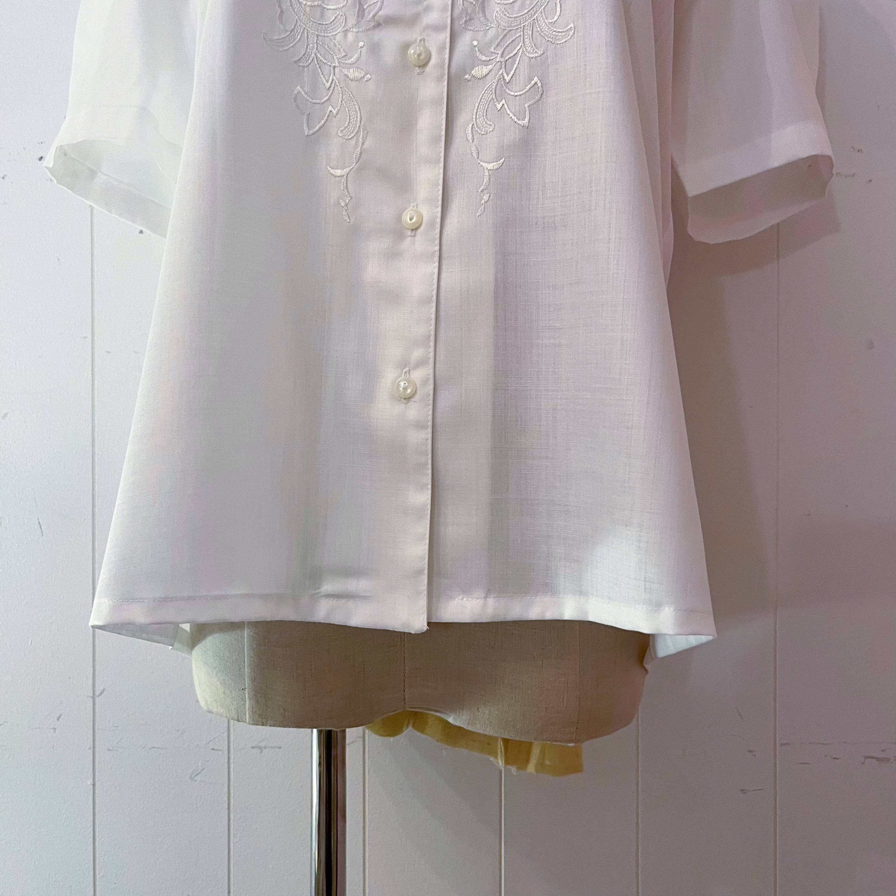 botanical embroidery white blouse