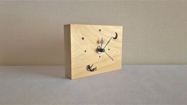 木製置き時計　ココペリ　と　月