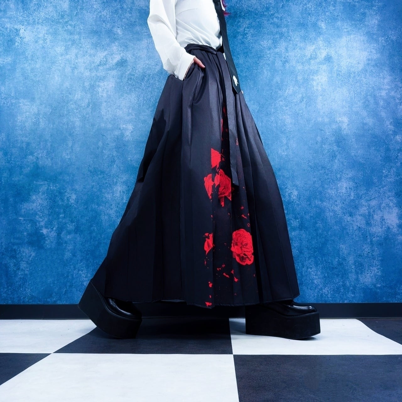 ポケット付き袴風ユニセックススカート【紅和柄薔薇】 | NIER CLOTHING
