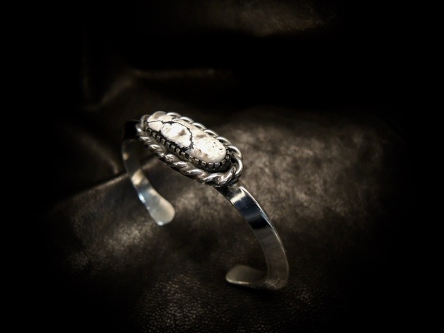 WHEEL WORKS ホイールワークス WhiteBuffalo Triangle Bangle ホワイト 