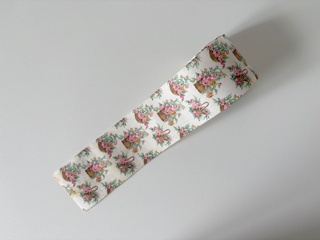 【U.S.】バスケットに入ったお花柄のテープ（2m18cm） / Floral patterned tape in a basket (2m 18cm)