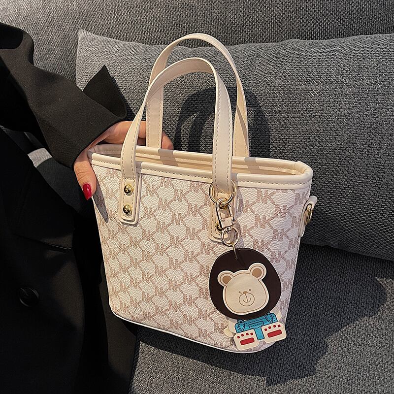 オータムレッド 秋物 メッセンジャーバッグ Tiancai_Wing_Bag65283578357