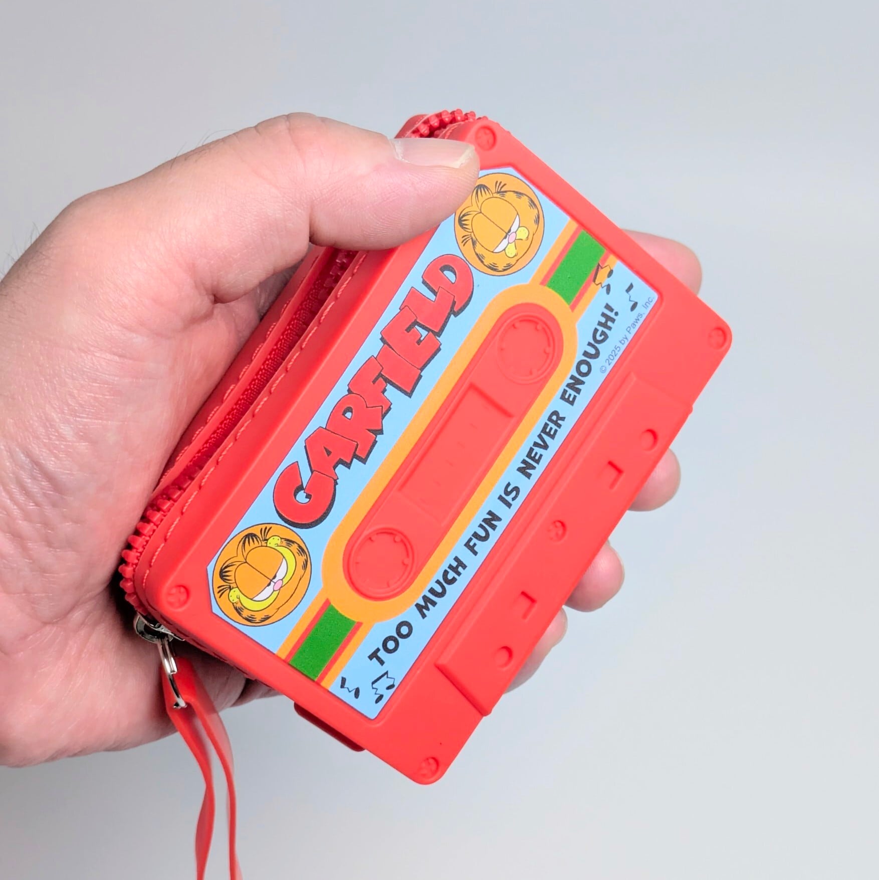 【 BeavisandButtHead(ビーバス&バットヘッド)】SILICONE POUCH ( シリコーンポーチ ) カセットテープ型 ストラップ付き / 小物入れ / コインケース / コスメポーチ / シリコン〚アメリカン雑貨 アメトイ〛