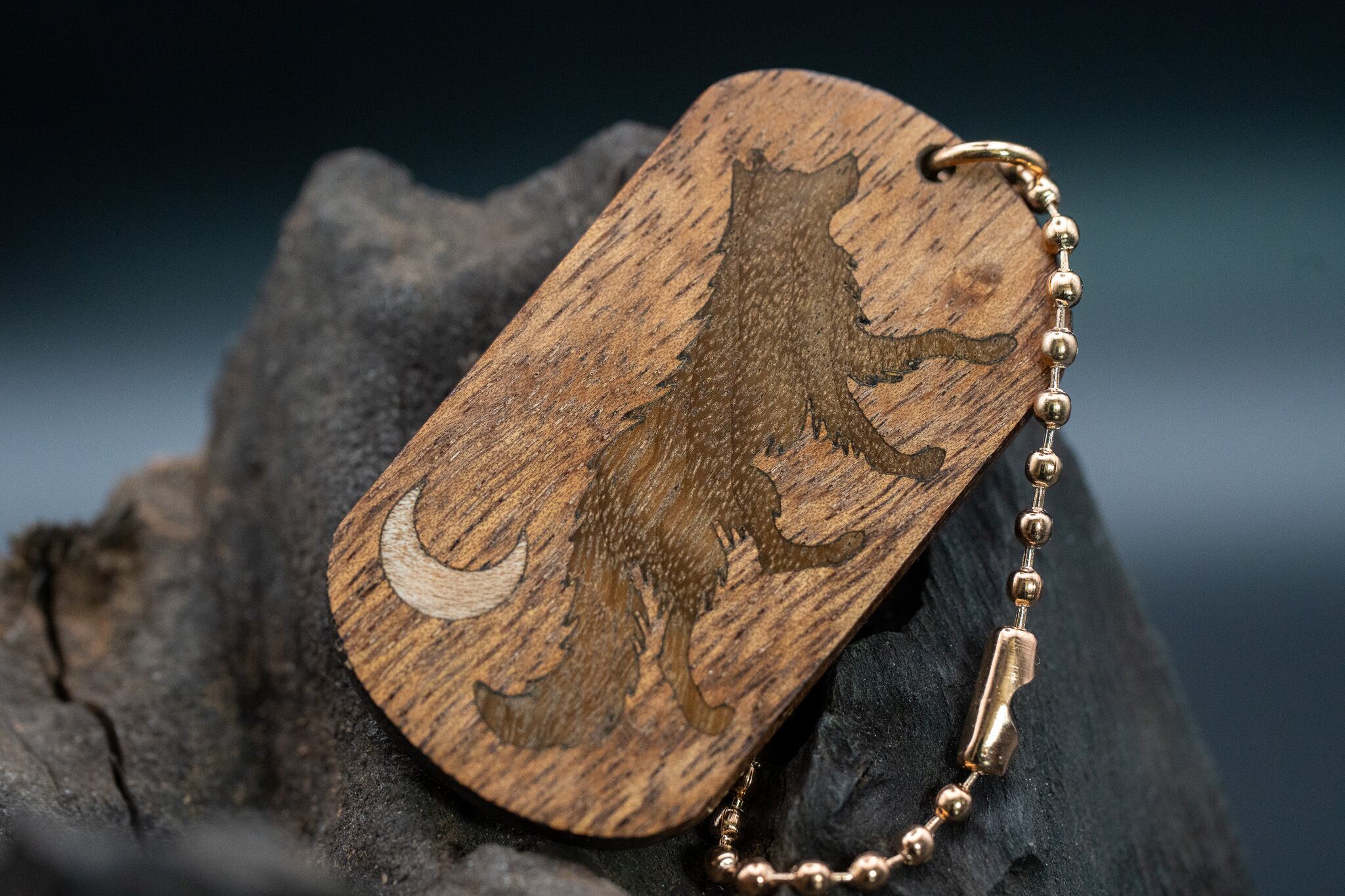 【王族の愛した銘木】 ハワイアンコア ドッグタグ 象嵌 闊歩