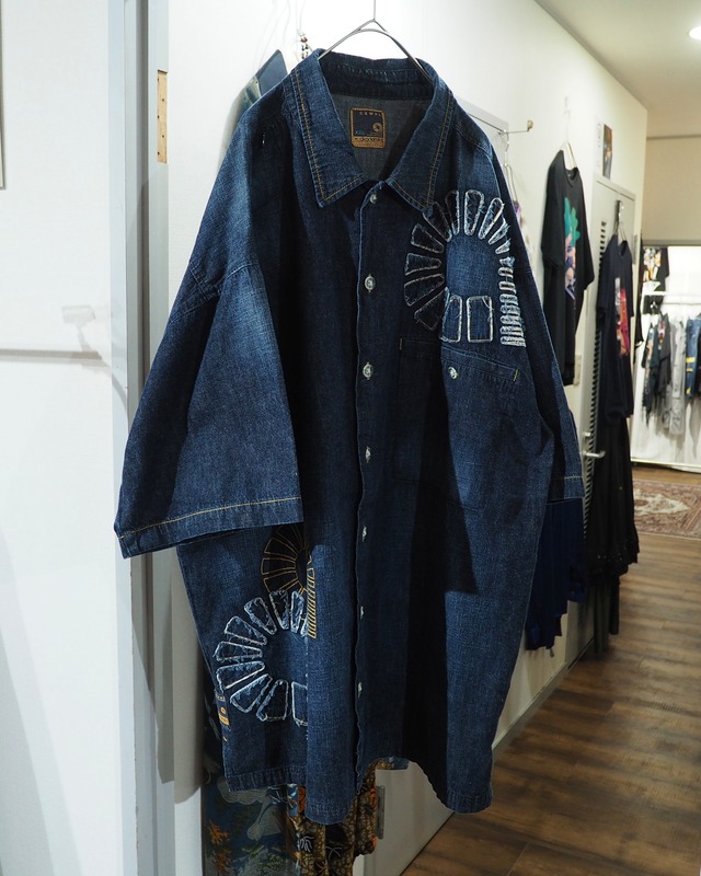 " akademics " Ammonite Logo Embroidery vintage Over silhouette SS Denim shirt