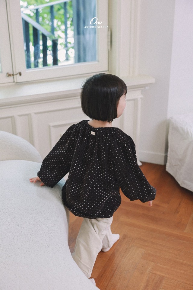 《予約》送料無料【ONU】Dot Shirring Blouse