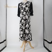 フラダンス 衣装 ワンピース ドレス ブラック系 プルメリア柄７ハワイアンプリント アロハ フラ ダンス レッスン 練習 長袖 チュール袖 黒 白 モノトーン ハワイアンダンス レディース ホワイト系 華やか おしゃれ かわいい 上品 大人っぽい 透け感 フラ ワンピース ハワイアン ワンピース 花柄 レディース ミモレ丈 ロング丈 Aライン ふんわり 透け チュール スリーブ 長袖 袖あり プルメリア プリント モノトーン モノクロ 黒 白 フォーマル 普段着 レッスンウェア 発表会 着映え フラガール