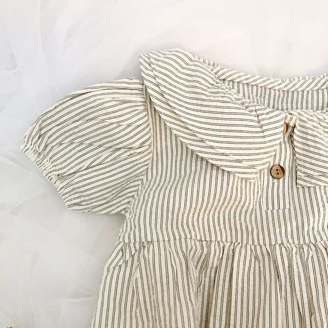 【取寄】ストライプが涼しげで夏らしいフリル襟ロンパース