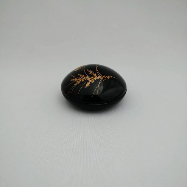 秋草と虫 はまぐり香合 蒔絵師 丸形 西條一斎 蒔絵 螺鈿 共箱 漆芸