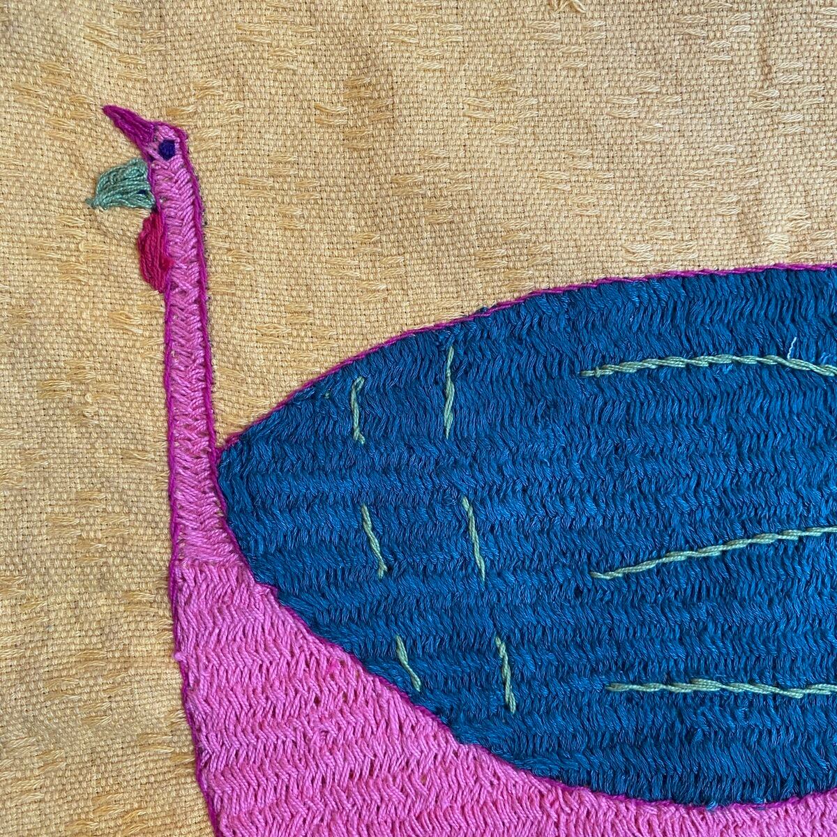 青色鳥刺繍クッション 大きめ