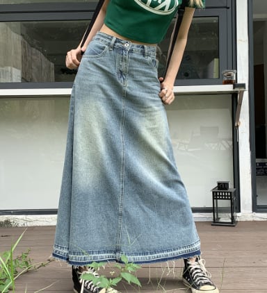 個性的 スカート ボトムス デニムスカート ロング丈 マキシ丈 Aライン ポケット ブルーデニム かわいい きれいめ シンプル カジュアル おしゃれ かっこいい レトロ 大人可愛い 大人女子 こなれ感 ラフ マニッシュ スポーティー キュート ガーリー 存在感 抜け感 無地 オールシーズン シーズンレス レディース 女性用 学生 通学 デート お出かけ 公園デビュー 女子会 休日 旅行 ガーデン ヴィンテージ 着回し 普段使い 韓国 楽ちん 脚長 定番 S M L XL 大きいサイズ 青 ブルー