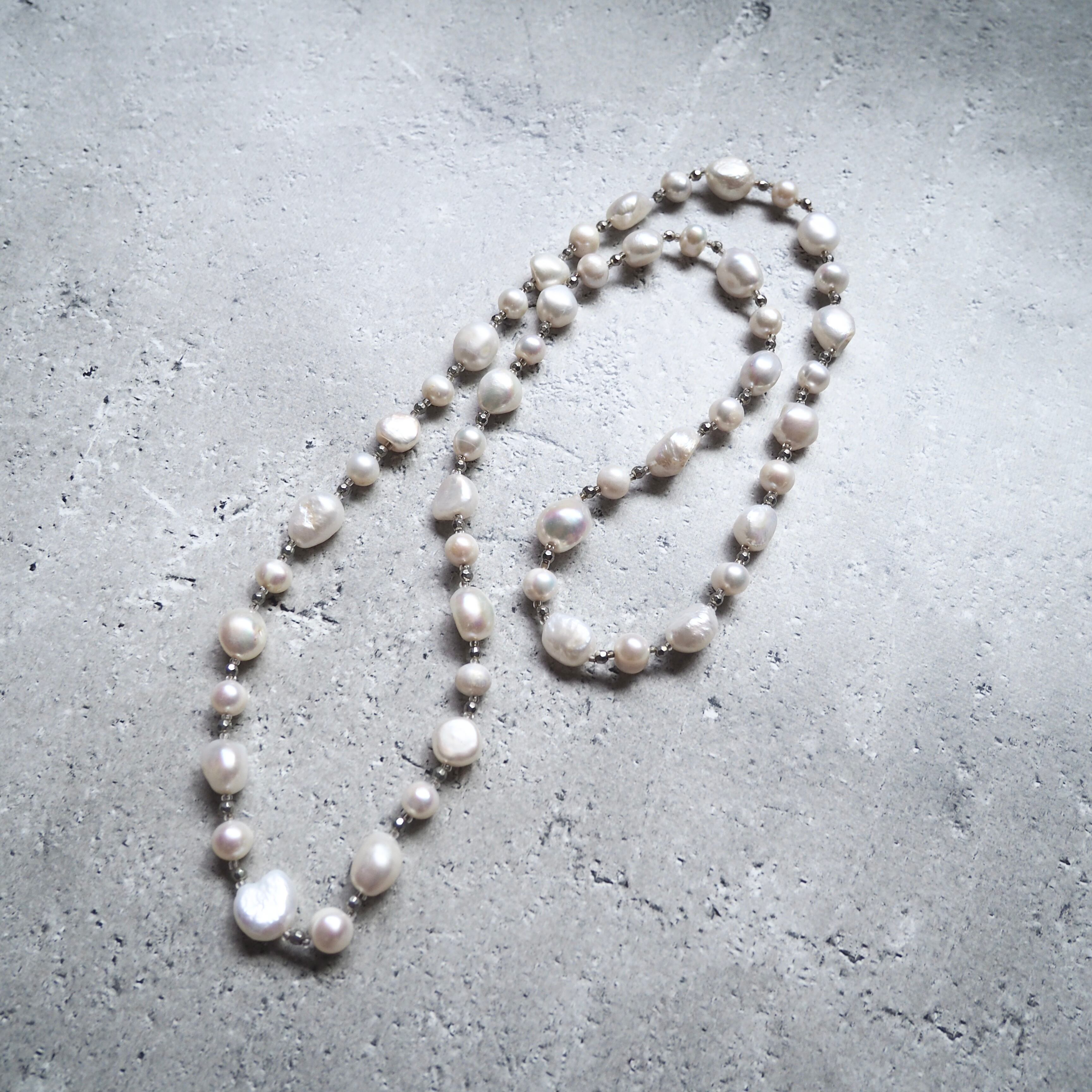 Baroque pearl × Bijou combinations vintage long necklace
