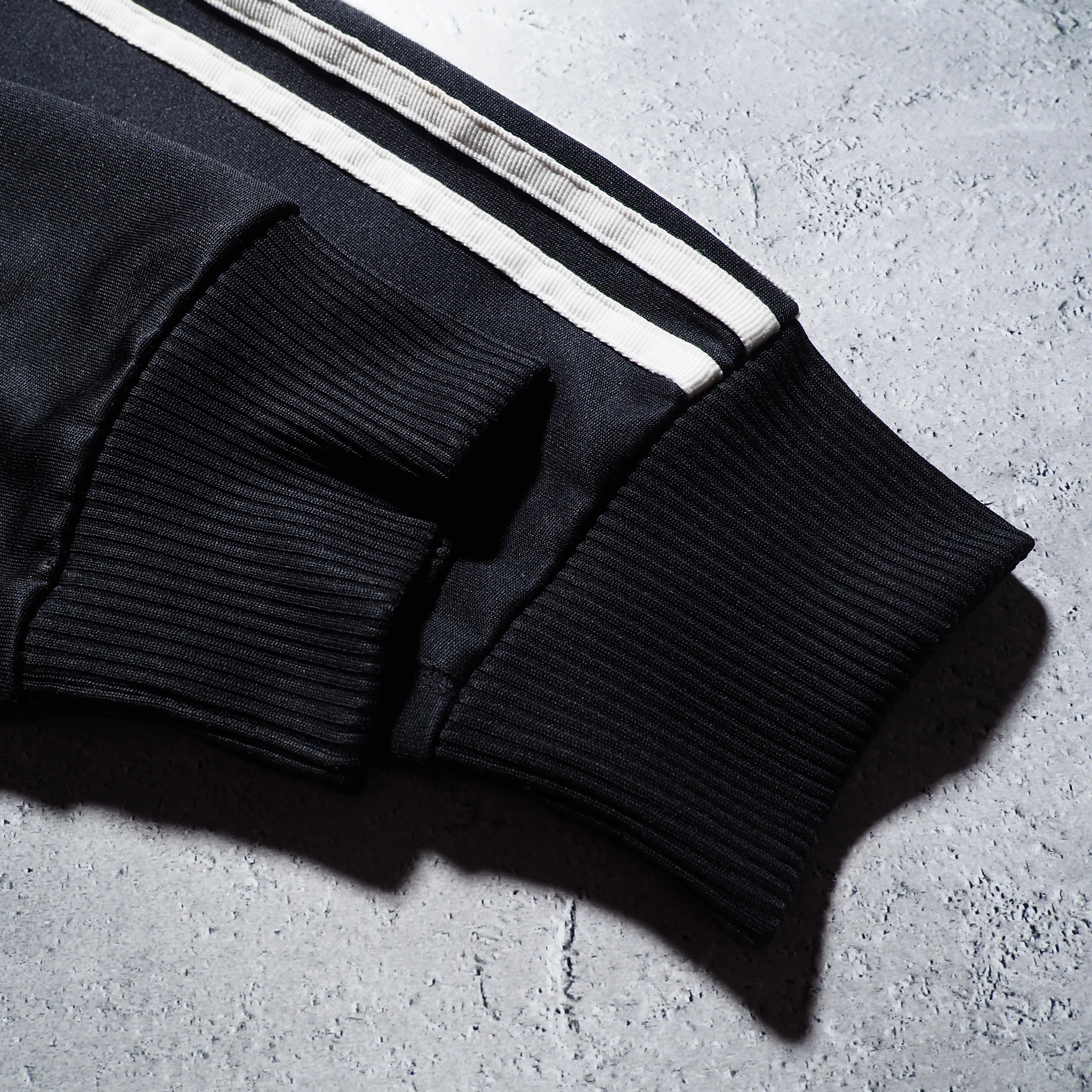 adidas ” ” Orlando Pirates ” skull printed Black loose track