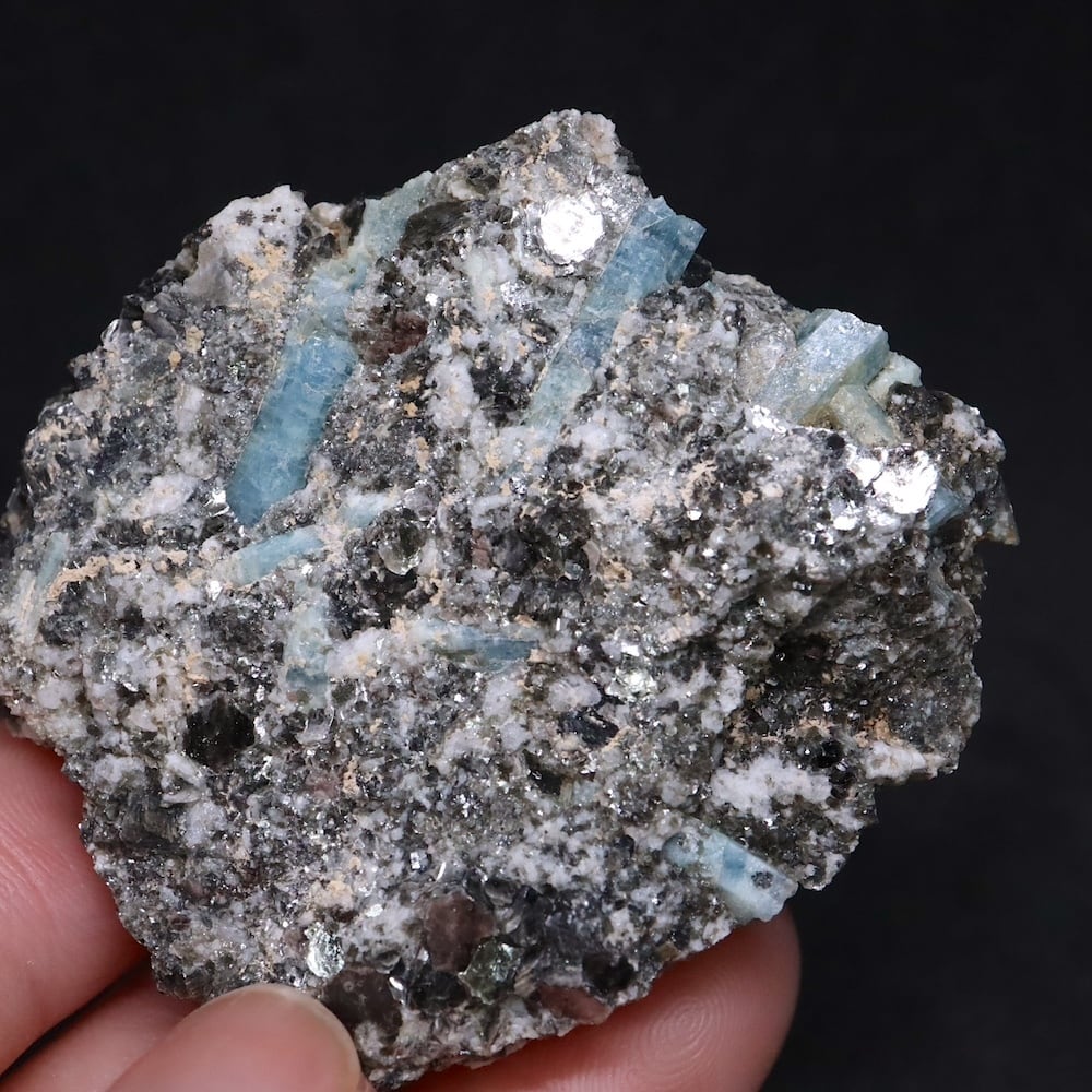 自主採掘！アクアマリン カリフォルニア産 39,7g 原石 AQ208