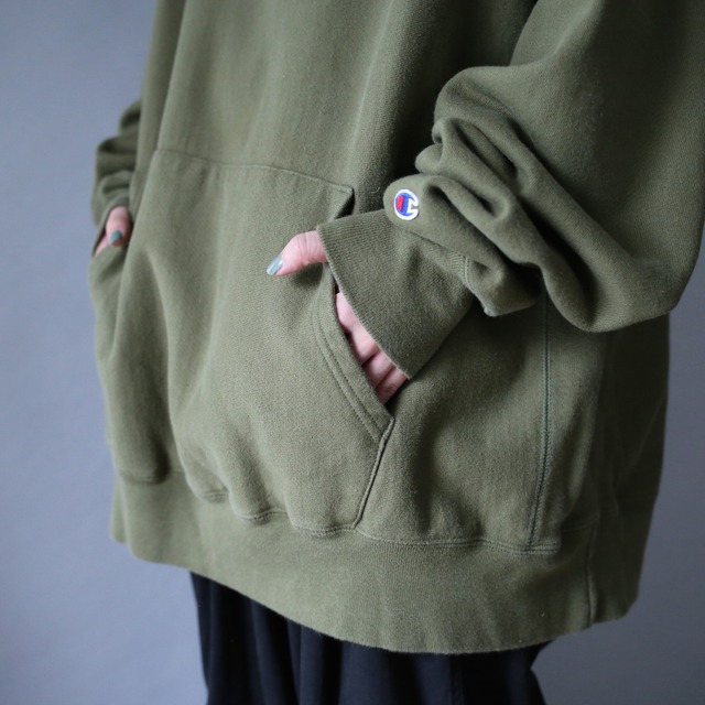 "Champion" khaki color over silhouette reverse wave sweat parka