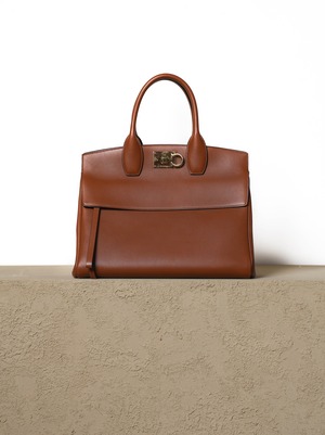 Salvatore Ferragamo　フェラガモ　FERRAGAMO STUDIO BAG