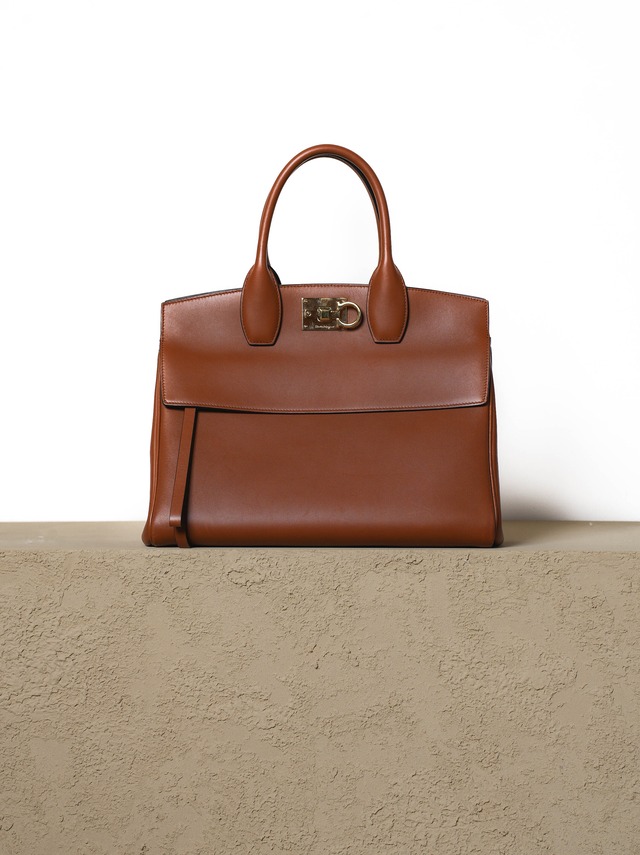 Salvatore Ferragamo　フェラガモ　FERRAGAMO STUDIO BAG