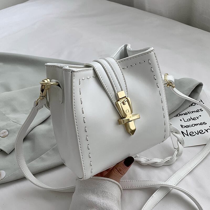 手織りバッグ2020 Wave Insネットレッドワイルドメッセンジャーバッグ夏のファッションショルダーバケットバッグ Tiancai_Wing_Bag6799793