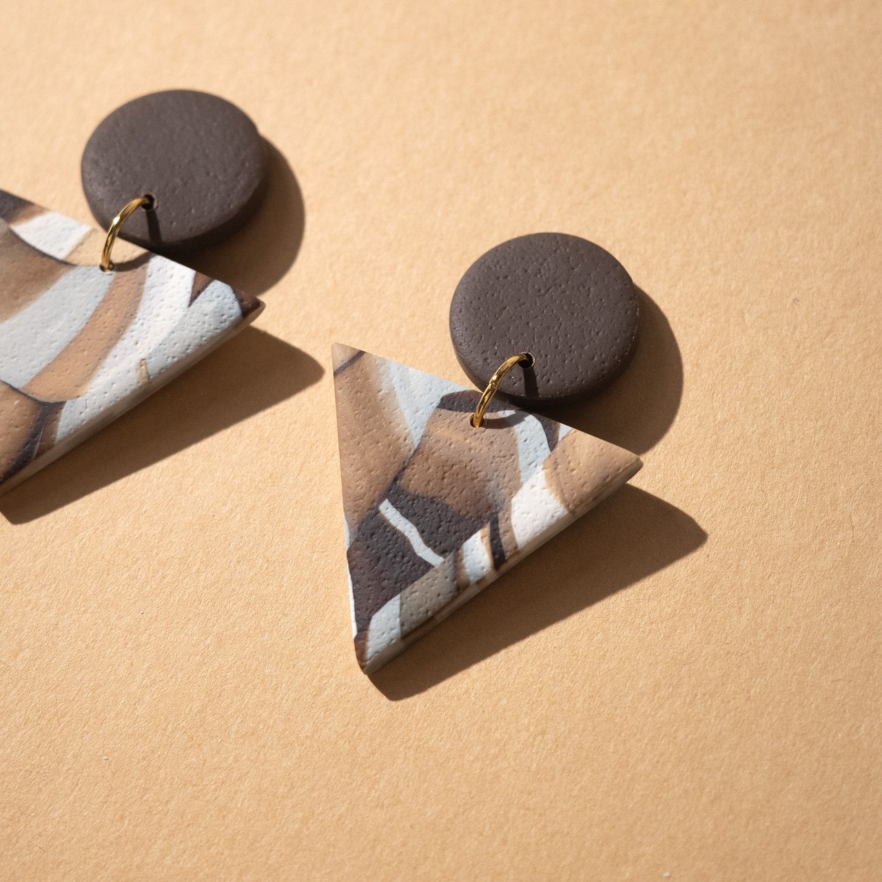 Matte : Brown Triangle