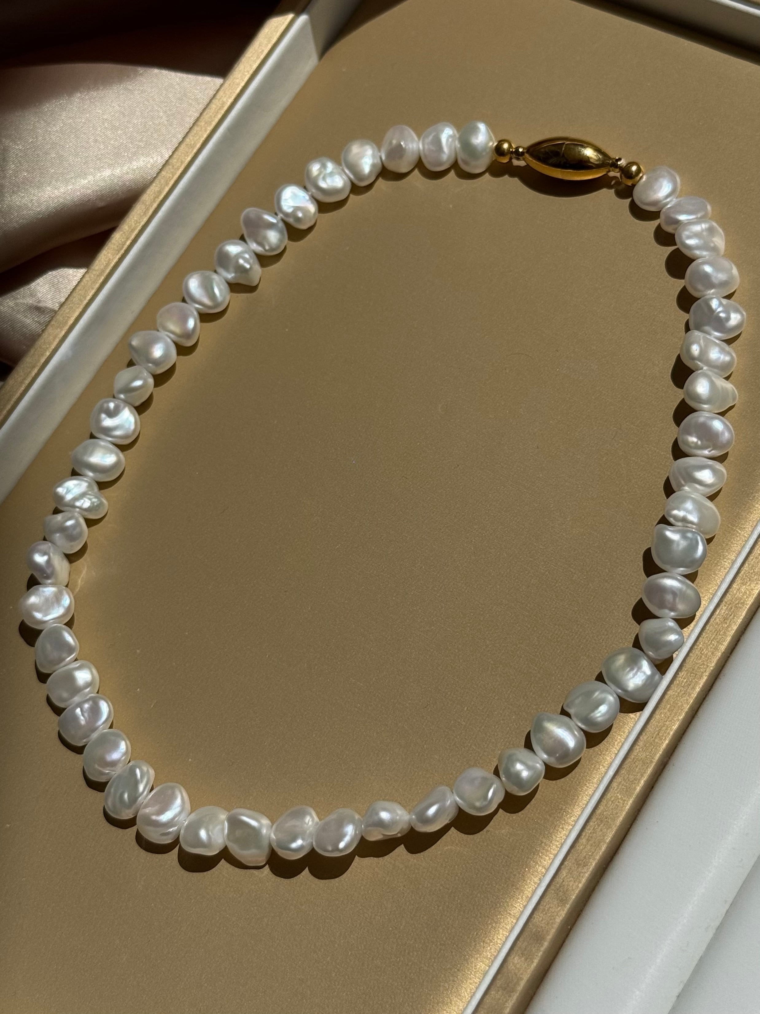 不揃いが自然で美しい〈淡水真珠ケシパール〉ネックレス | Mignon collect