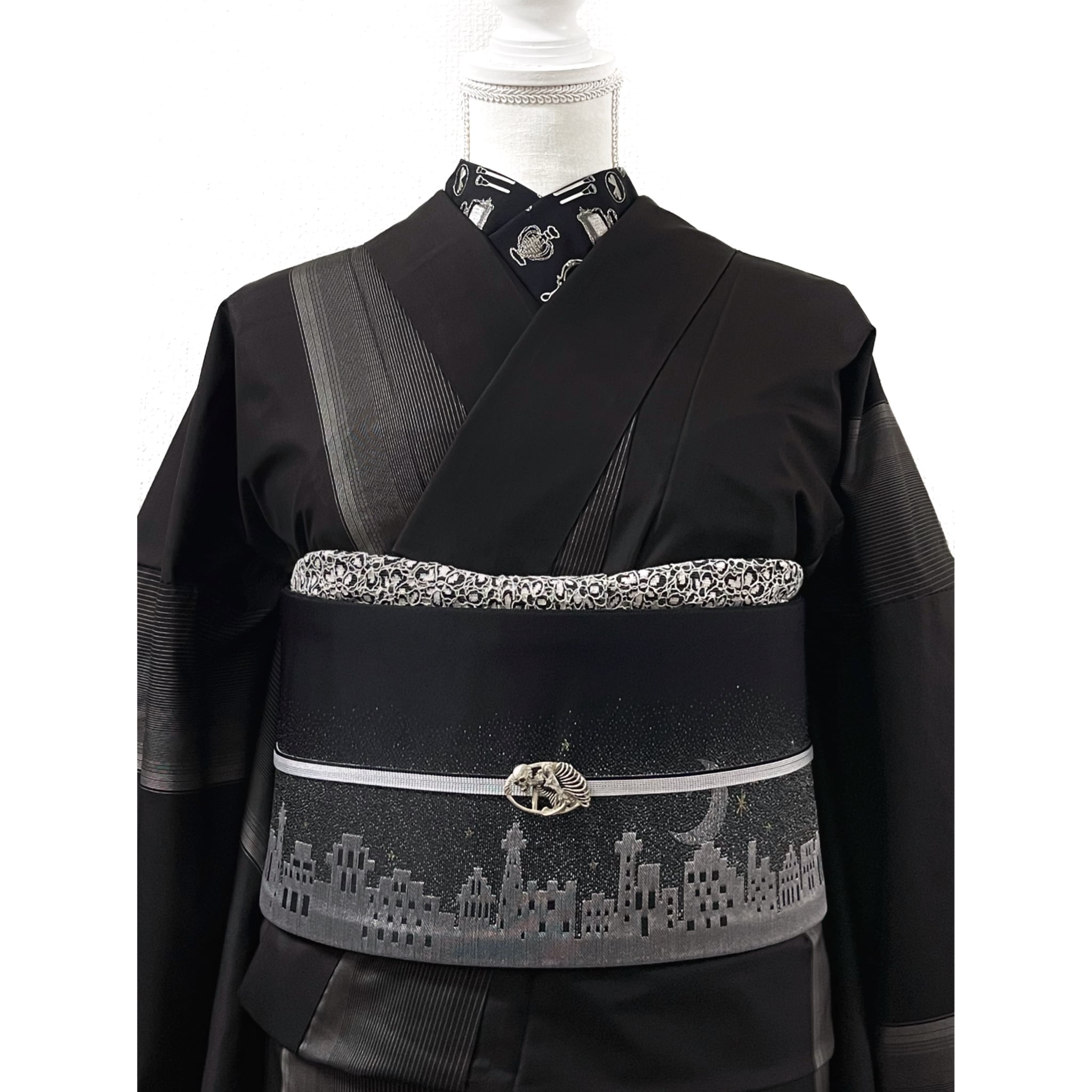 深緋色の変わり斜めストライプ模様洗える色無地二尺袖着物 | 今昔