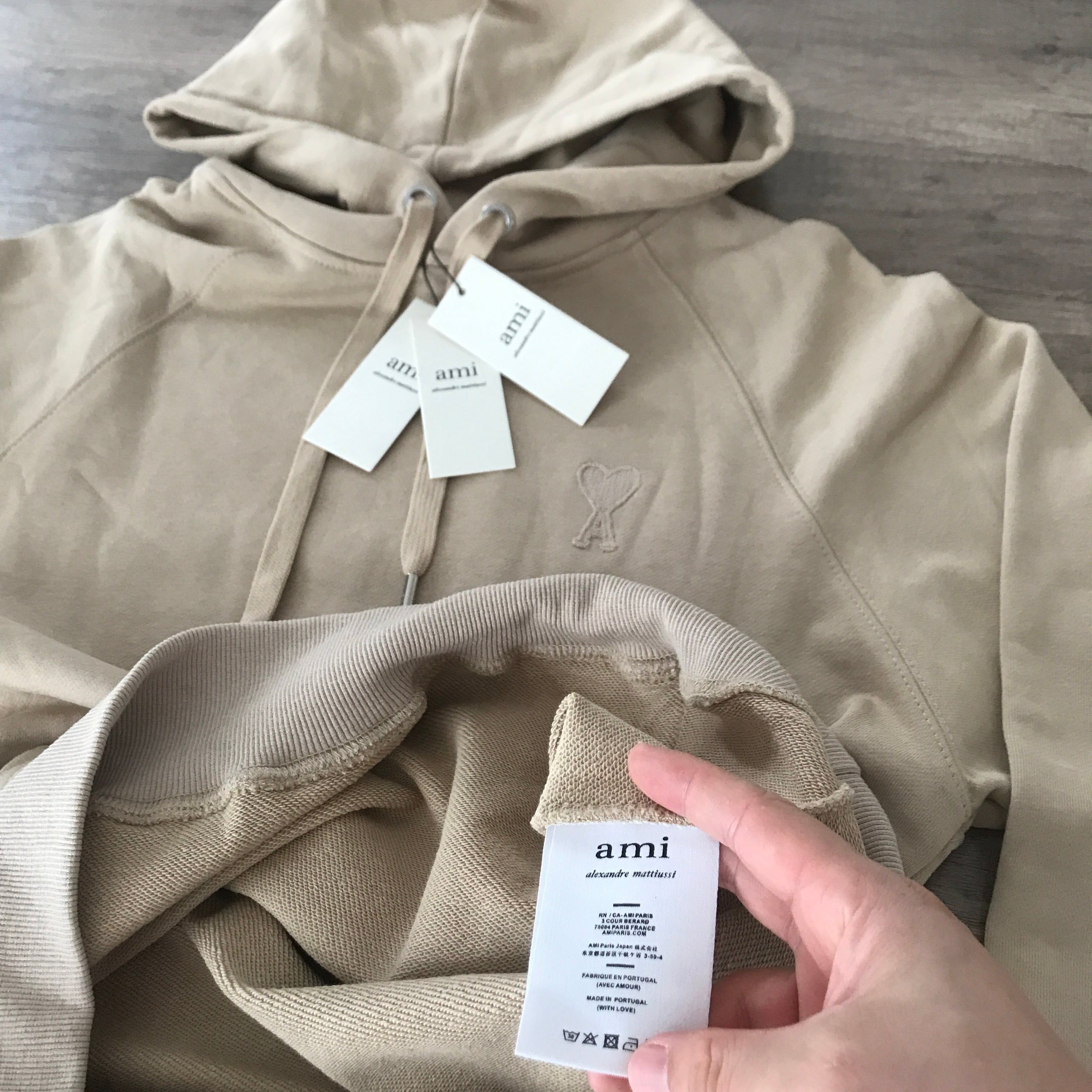 Amiparis アミパリス フード長袖 ホワイト パーカー 男女兼用 S Amiparis アミパリス パーカー 長袖 ホワイト 男女兼用 M Amiparis