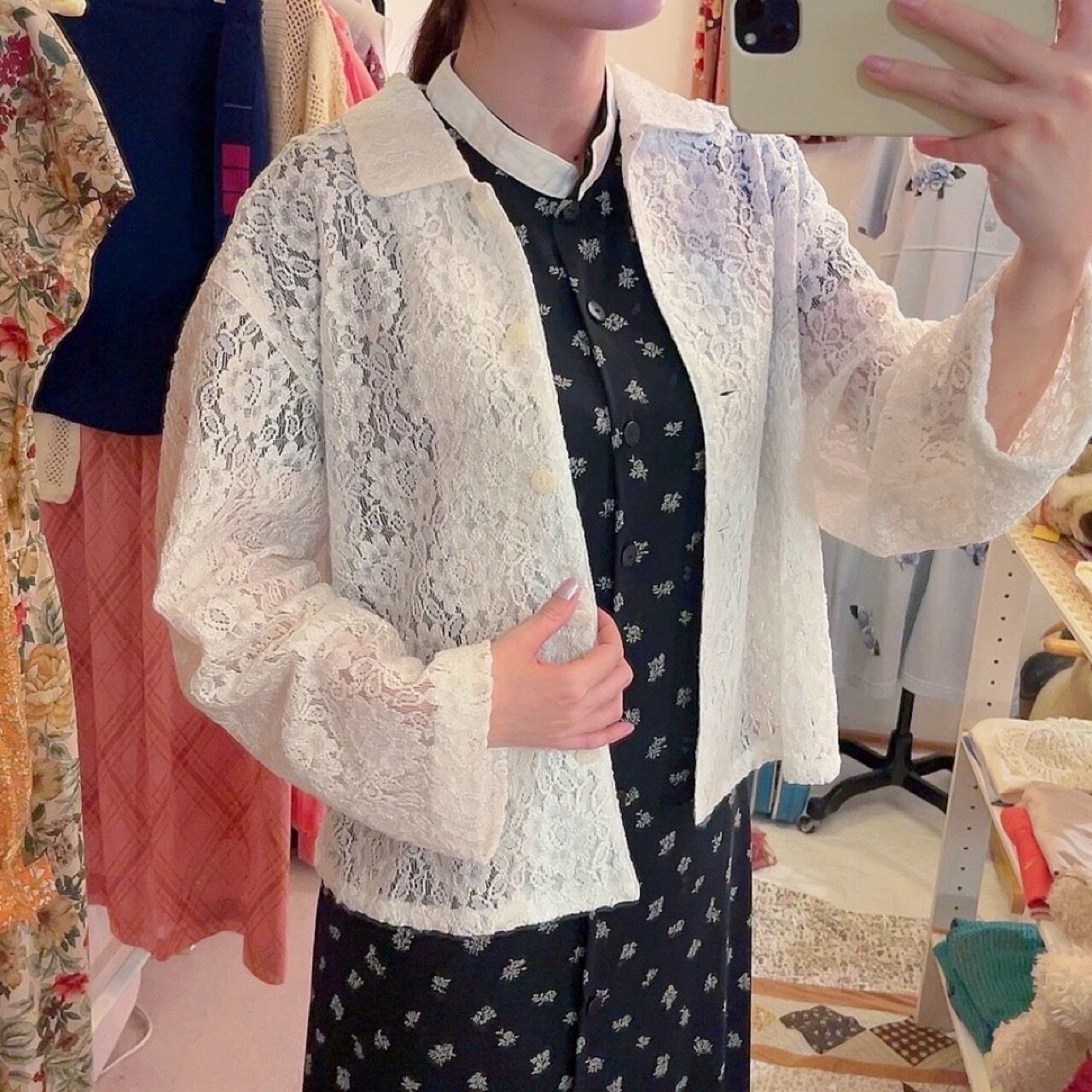 white flower lace blouse