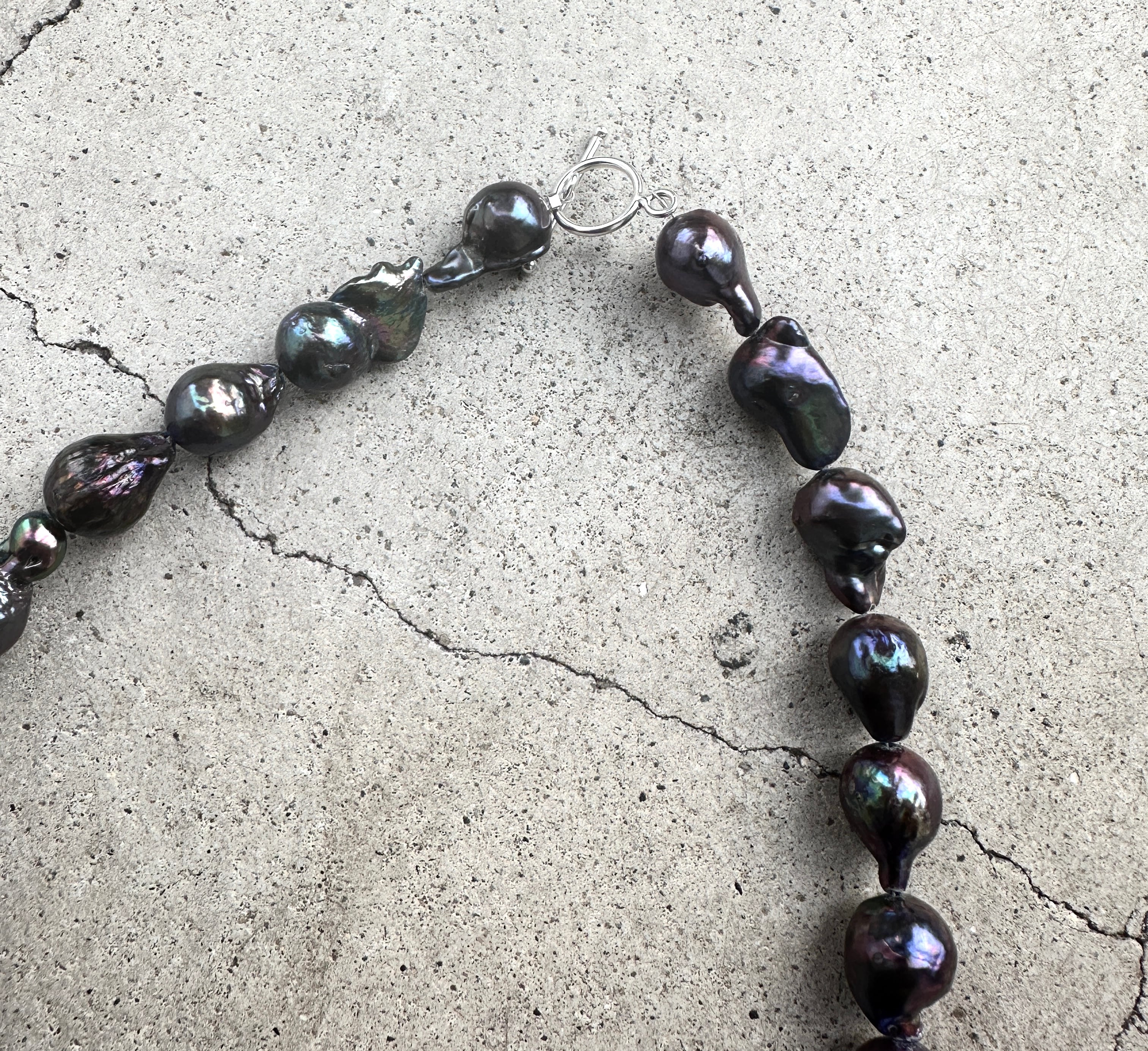 TOO   [NECKLACE OWN BLACK PEARL]