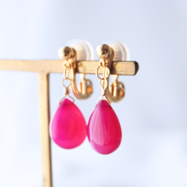 痛くないイヤリング　日本製金具　14kgf 大ぶり　揺れる　ピンクカルセドニー　高品質　大人　お洒落　可愛い　天然石　デイリーユース