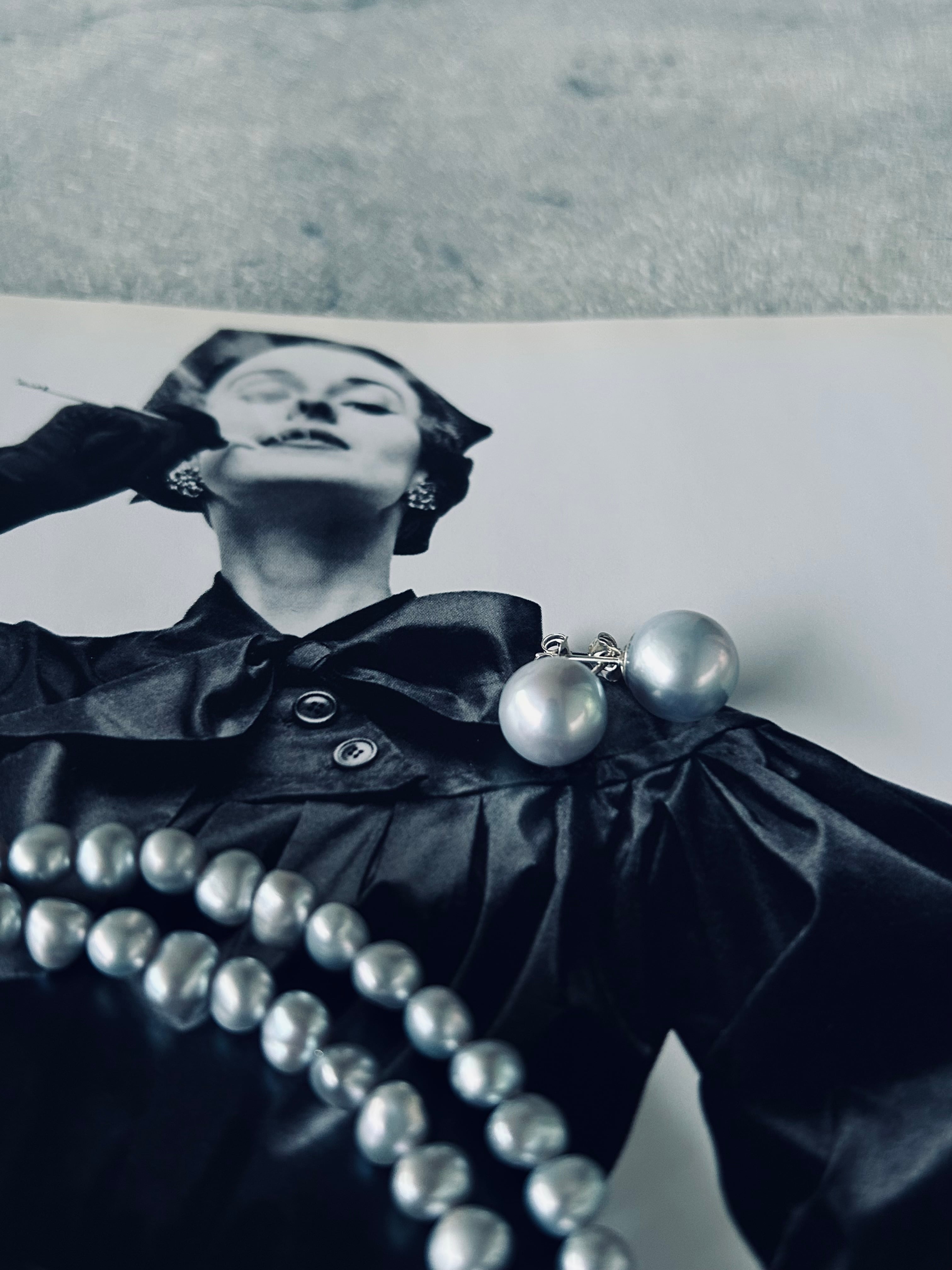 シルバーパールピアス | 上品なアクセサリー | こだわり素材・重ねづけ